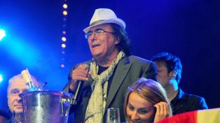 Zawsze uśmiechnięty pan w okularach i kapeluszu. Włoski piosenkarz Al Bano będzie świętował 50-lecie swej kariery w Krakowie w 2027 r.
