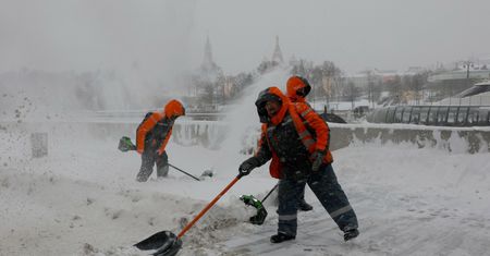 Rosjanie wyszli na ulice. Wszystko przez atak zimy