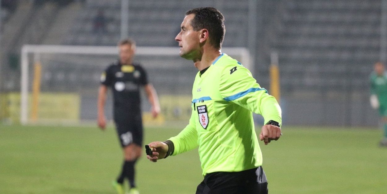 Dominik Sulikowski poprowadzi mecz Miedzi ze Stalą Mielec