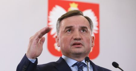 Ziobro zaostrzył kurs wobec Unii? Marek Belka: Igramy z ogniem