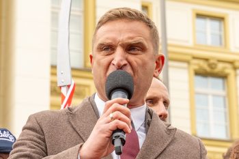Awantura z udziałem Bąkiewicza w Radomiu. Jest decyzja prokuratury