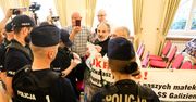 Policja w siedzibie biskupów. Awantura podczas konferencji