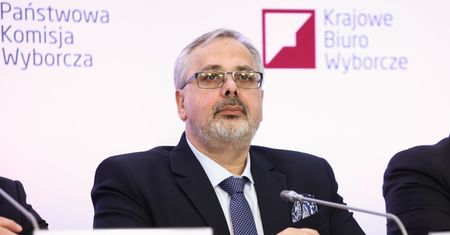 "Robimy sobie krzywdę". PKW odpowiedziała na zarzuty