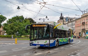 Zakaz takiego używania telefonów w autobusach. Oto co za to grozi