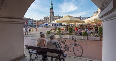 Polacy nie myślą o emeryturach. Regularnie oszczędza mniej niż pół miliona pracowników, choć rocznie można zyskać ponad 1000 zł
