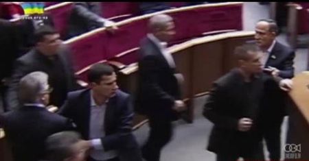 Bójka w ukraińskim parlamencie