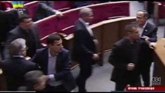 Bójka w ukraińskim parlamencie