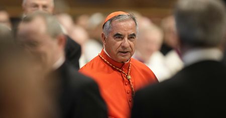 "Czarna owca konklawe". Wielki powrót skompromitowanego kardynała