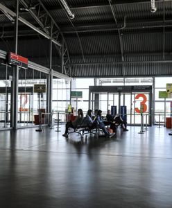 Warszawa. Na Lotnisku w Modlinie ruch pasażerski rośnie z miesiąca na miesiąc