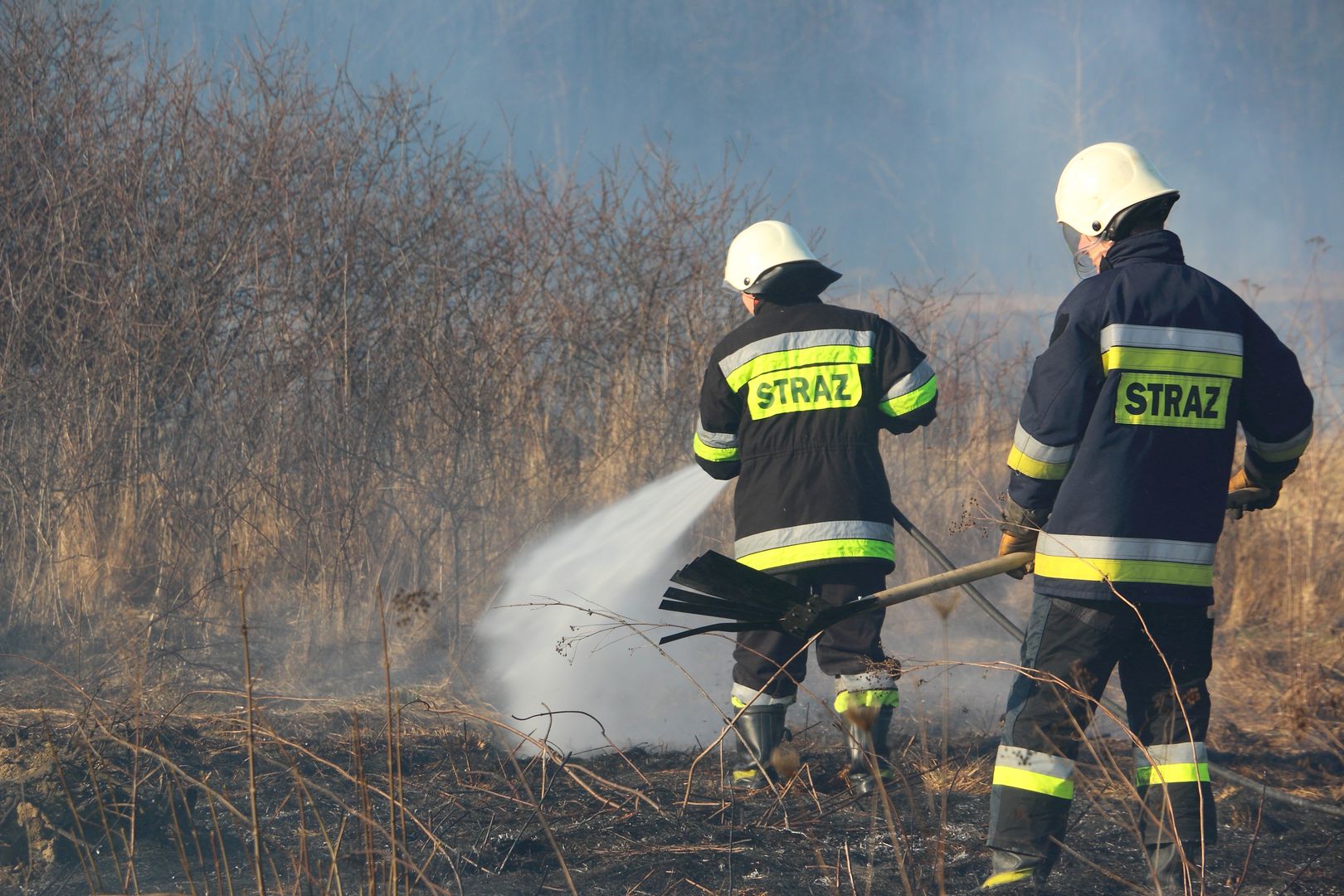 Wciąż podpalane trawy w powiecie malborskim. Apel strażaków