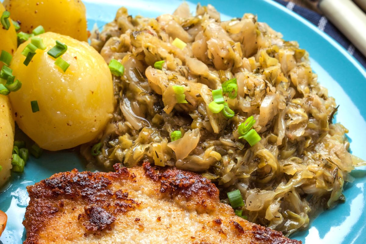 Fried cabbage with an unusual addition