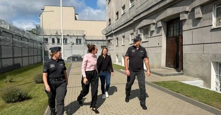 Wiceministra sprawiedliwości z wizytą w Zakładzie Karnym w Płocku