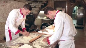 Ten film robi furorę w sieci. Szczęsny i Krychowiak stoczyli pojedynek w... kuchni