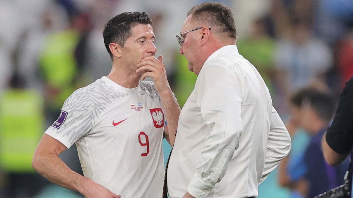 PAP/EPA / Friedemann Vogel / Na zdjęciu: Robert Lewandowski i Czesław Michniewicz