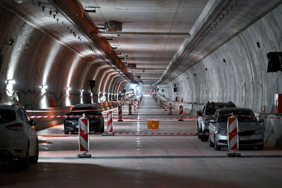 Według urzędu miasta w Świnoujściu zaawansowanie prac przy budowie tunelu to już ponad 90 proc.