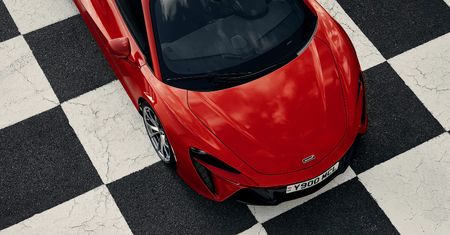 McLaren sprzedaje historyczne modele, by zabezpieczyć środki na poprawki Artury