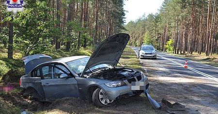 Pijany ojciec podróżował z dziećmi. Jazdę zakończył w rowie
