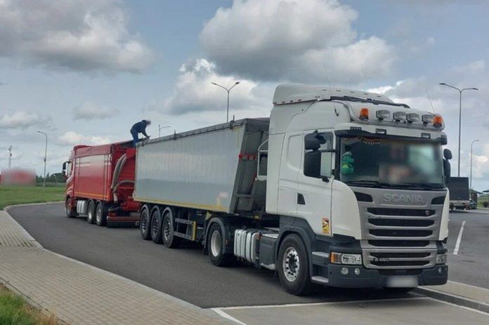 Przeładowany transport kukurydzy zatrzymany. 8,5 tony ponad limit