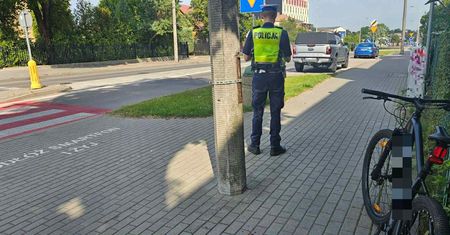 Rowerzysta uderzył w słup. Jechał skradzionym rowerem