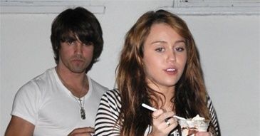 Justin WYPIERA SIĘ MILEY!