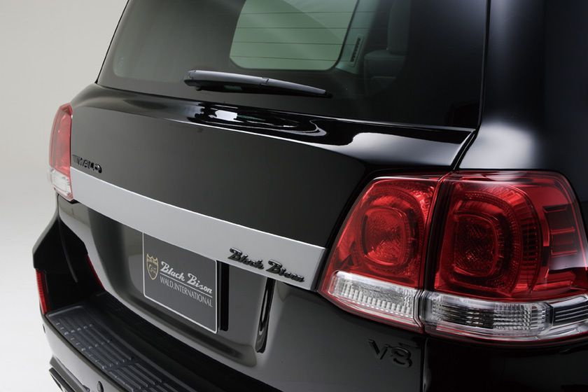 Toyota-Land-Cruiser-Black-Bison-26