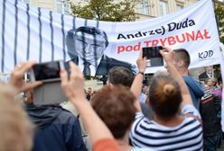 "Andrzej Duda pod Trybunał". KOD demonstrował na ulicach Warszawy [ZDJĘCIA]