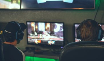 Nauczyciel e-sportu: gry to świetne uzupełnienie szkoły