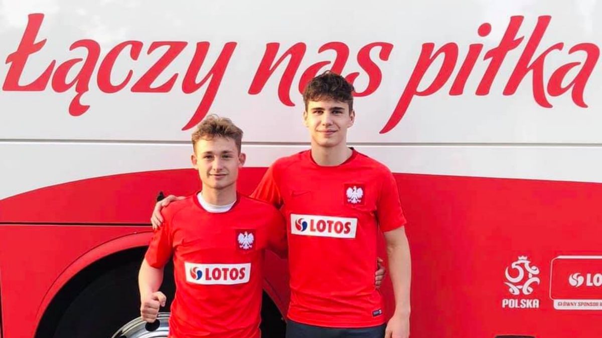 Zdjęcie okładkowe artykułu: Facebook / KS Orzeł Futsal Jelcz-Laskowice / Kacper Opatowski po prawej