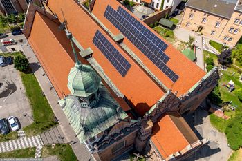 Fotowoltaika na dachu zabytkowej bazyliki. Trwa demontaż