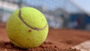 Bonusy od STS: 267 + 600 PLN jeśli Magda Linette wygra mecz 1. rundy Roland Garros