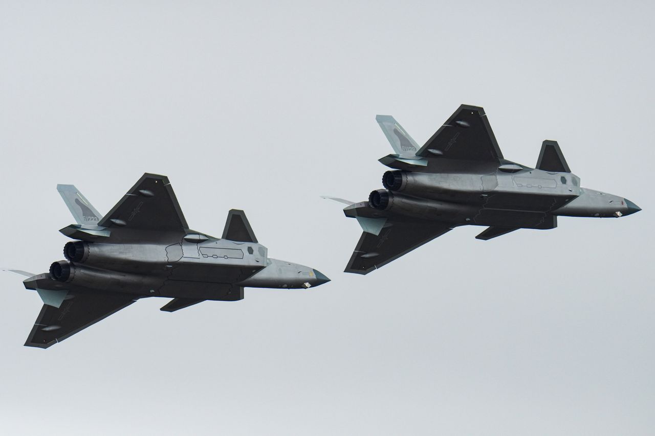 Chinese J-20 air superiority aircraft
