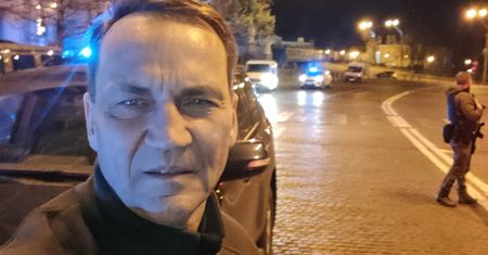 Niespodziewana wizyta Sikorskiego. "Już na miejscu"