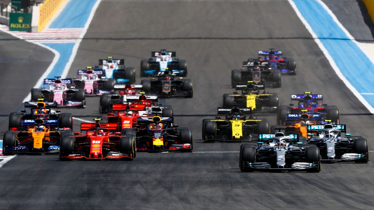 Zdjęcie okładkowe artykułu: Materiały prasowe / Pirelli Media / Na zdjęciu: start do wyścigu F1 