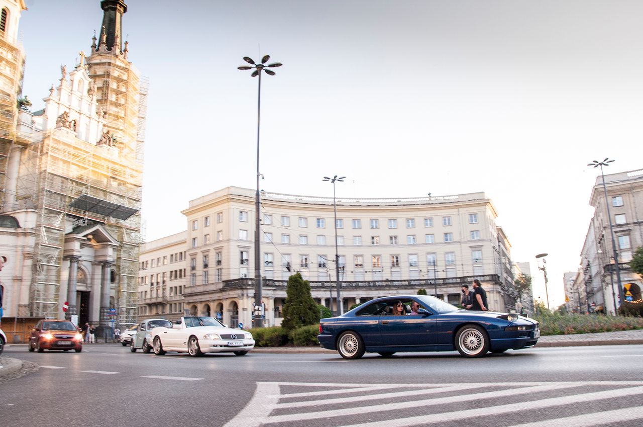 Polacy mają setki wyjątkowych aut i nie chcą ich chować w garażach. Pokazał to drugi fotoSpot Youngtimer Warsaw