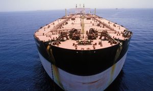 Kapitanowie wolą nie ryzykować. Robi się tłoczno przed i za Cieśniną Ormuz