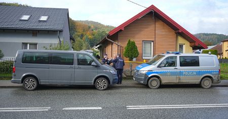 Trzy ciała w domu w Barcicach. Jaki mógł być motyw zbrodni?