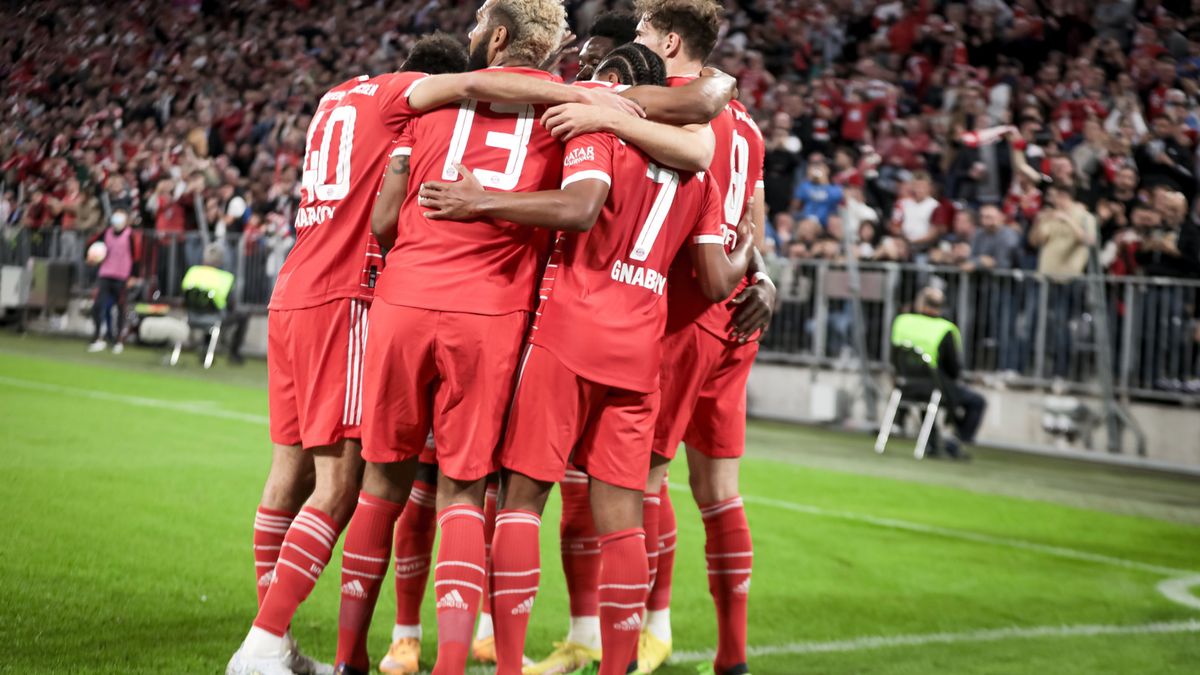 Zdjęcie okładkowe artykułu: PAP/EPA / LEONHARD SIMON / Na zdjęciu: radość piłkarzy Bayernu Monachium