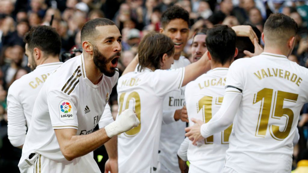 radość piłkarzy Realu Madryt po golu Karima Benzemy