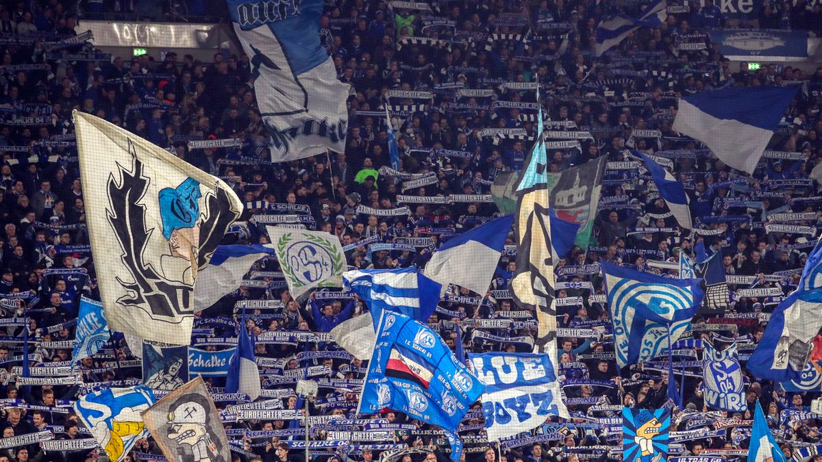 Zdjęcie okładkowe artykułu: PAP/EPA / EPA/FRIEDEMANN VOGEL / Kibice na meczu Schalke - Man City (20.02.2019)
