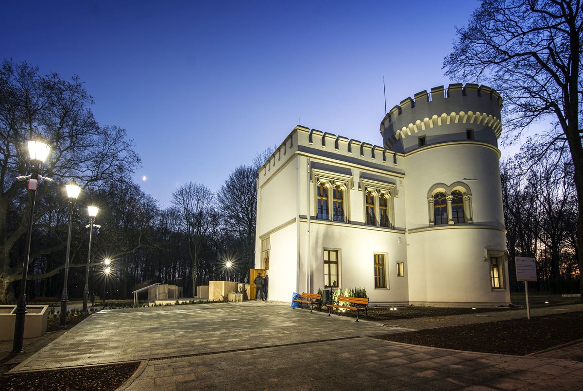 Śląsk. Ponad 1,5 roku trwała odbudowa oficyny neogotyckiego pałacu Tiele-Wincklerów w Bytomiu-Miechowicach.