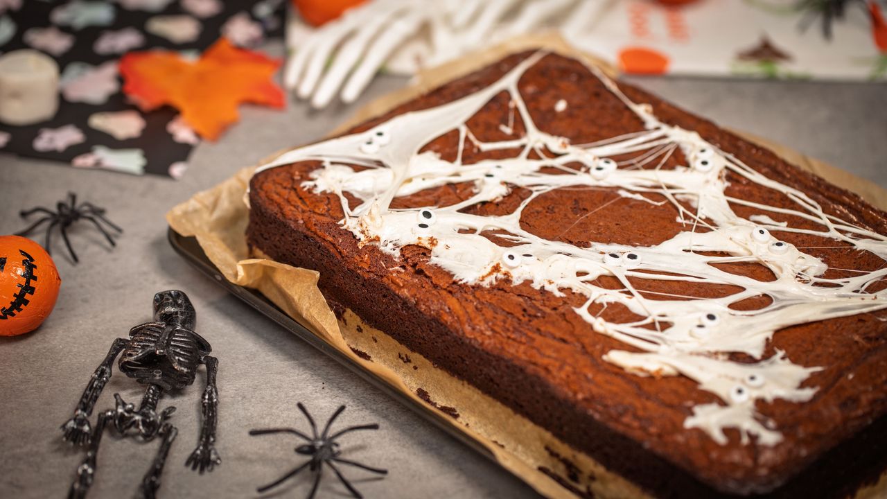 Brownie mumia na stole robi prawdziwą furorę. Dzieci będą zachwycone