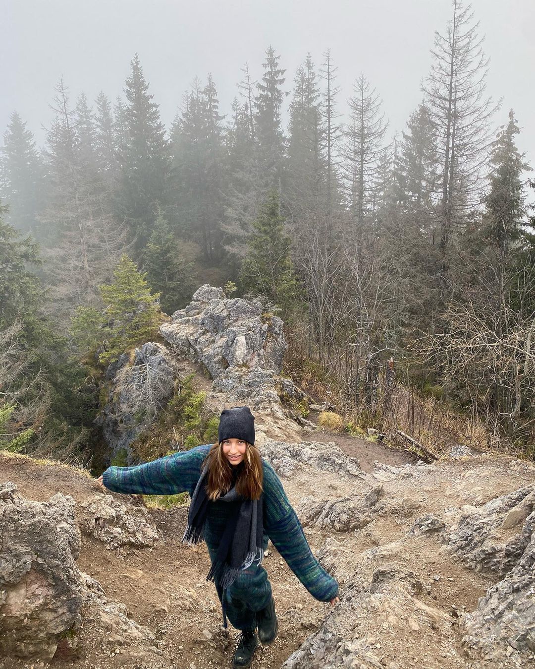 Julia Wieniawa na górskim szlaku