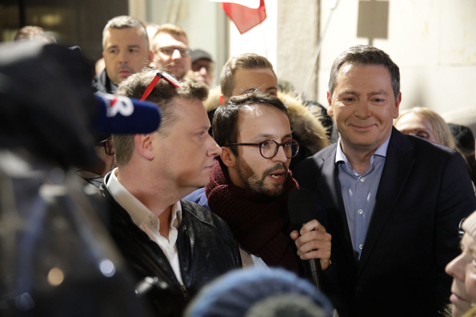 Marcin Tulicki, Samuel Pereira i Michał Adamczyk w trakcie "Manifestacji w obronie wolnych mediów"
