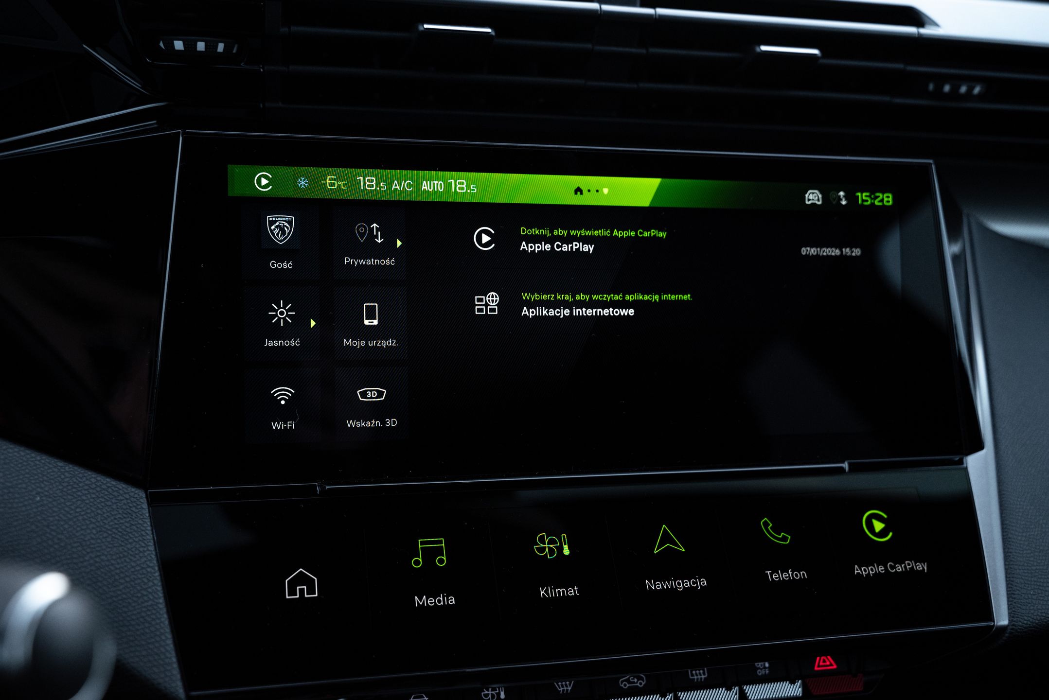 Peugeot 408 Hybrid 145