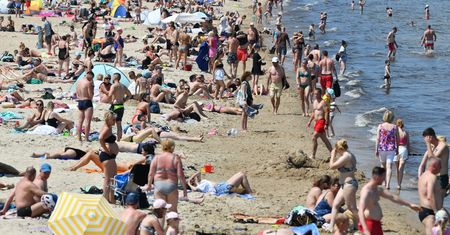 Jesteś gotowy na żenujące wakacje nad polskim morzem? Sprawdź się!