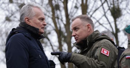 Polska daje przykład. Sąsiedzi się zbroją