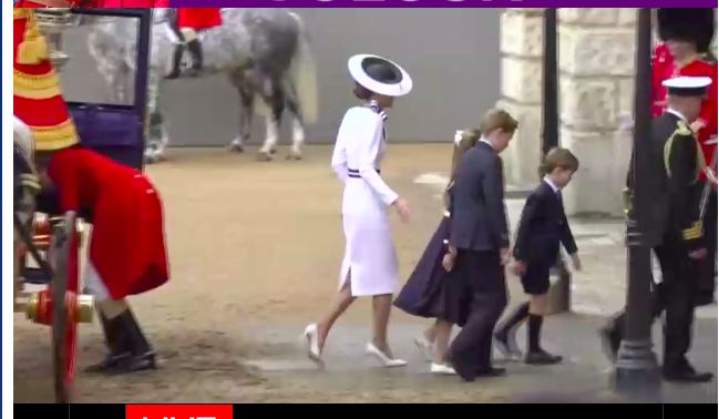 Księżna Kate z dziećmi na paradzie