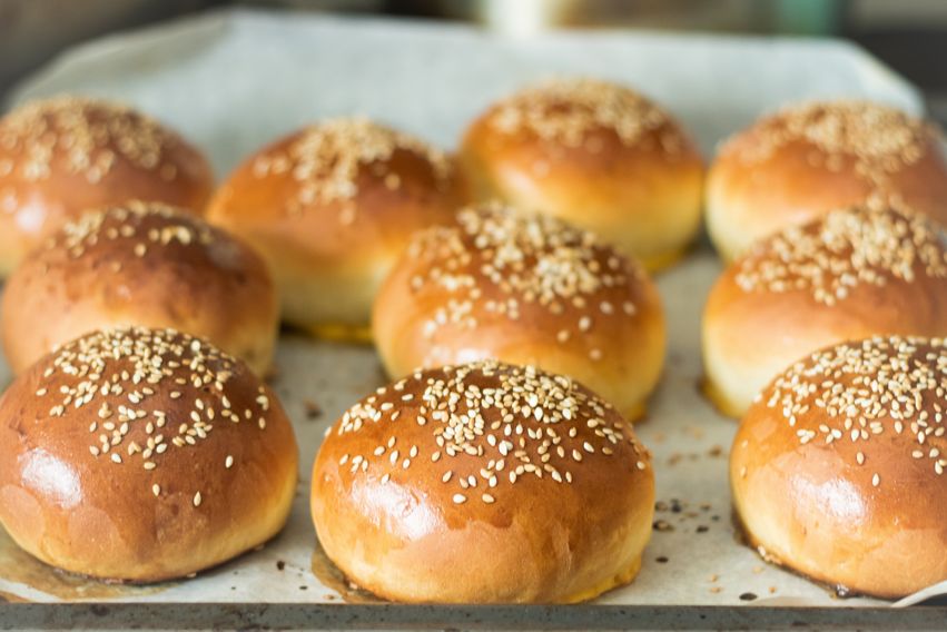 Bułeczki napakowane białkiem. Proste, sycące, w sam raz na śniadanie