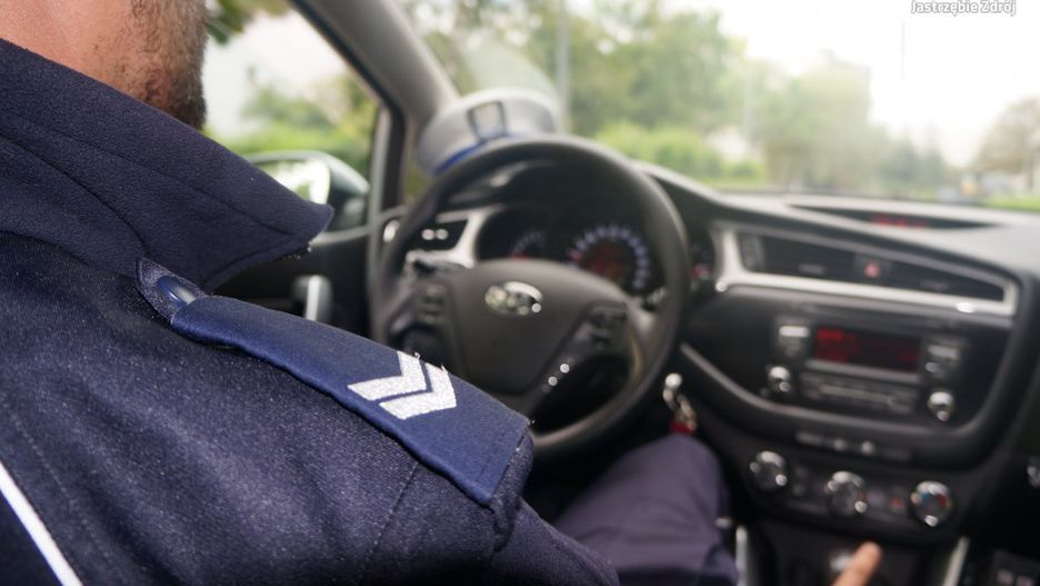 Jastrzębie-Zdrój. 14-latek na motorowerze uciekał przed policjantami.