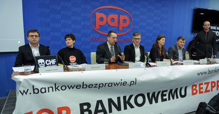 Pomoc dla frankowiczów. Kredytobiorcy ocenieją pomysł prezydenta